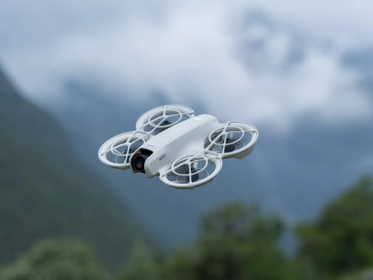 DJI Neo : Le nouveau drone ultra-compact qui simplifie la vidéo 4K