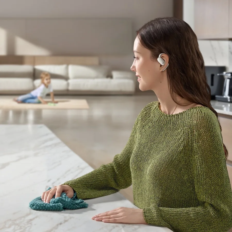 Soundcore dévoile le Space One Pro et le AeroFit 2 : Confort, qualité et innovation 54 soundcore AeroFit 2 White Lifestyle Image 08 jpg