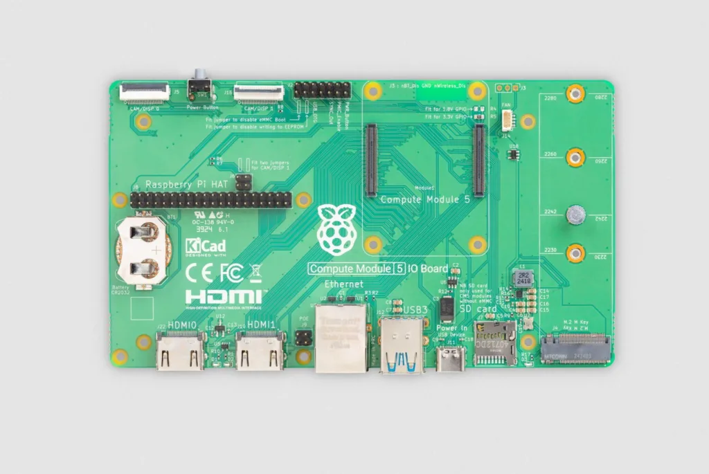 Raspberry Pi Compute Module 5 : Performances et connectivité pour les professionnels 47 IO Board front 1536x1028 1
