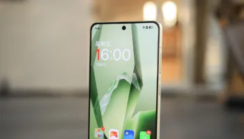 OnePlus Ace 5 : Design premium, charge rapide 80 W et triple caméra de 50 mégapixels