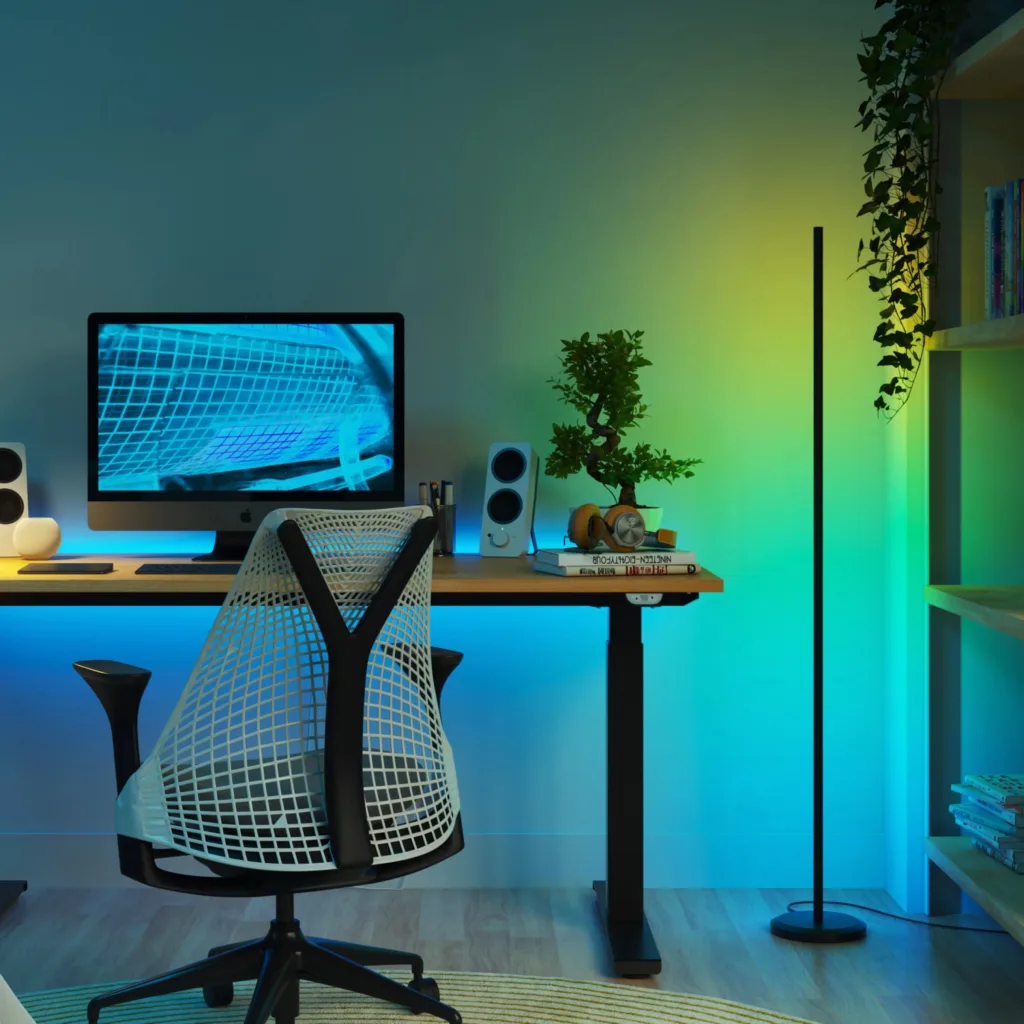 CES 2025 : Nanoleaf dévoile une lampe sur pied intelligente et élégante 51 02 nanoleaf floor lamp rgb deskt