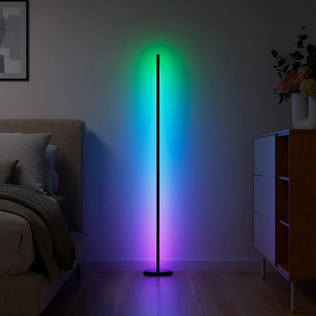 CES 2025 : Nanoleaf dévoile une lampe sur pied intelligente et élégante 53 04 nanoleaf floor lamp rgb deskt