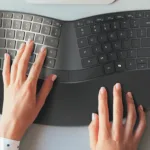 MI9 Compact Ergonomic Keyboard l 1