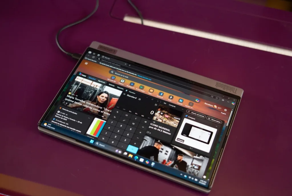 MWC 2025 : Lenovo ThinkBook Flip AI PC Concept, le PC portable pliable et multi-formats 59 257550 Lenovo MWC AJohnson 0011