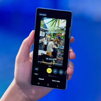 011 handson galaxy s25ultra titaniumsilverblue audio eraser