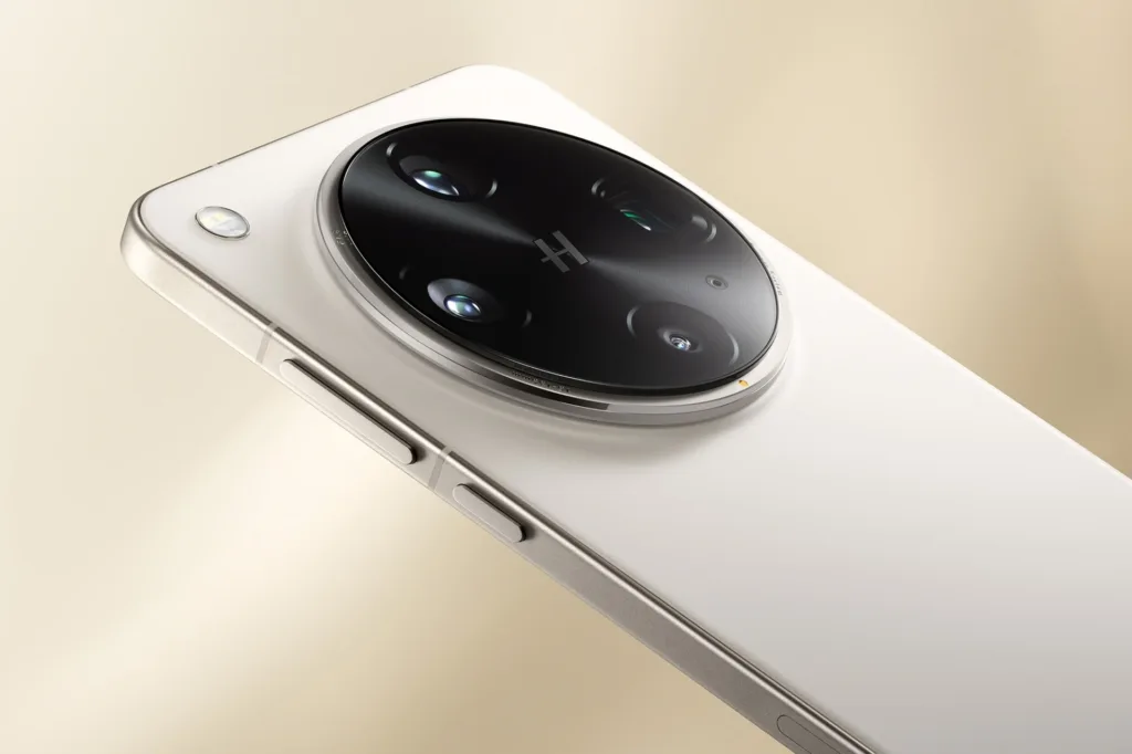 OPPO Find X8 Ultra : Le photophone ultime est arrivé, et il va vous bluffer ! 54 Find X8 Ultra Pure White