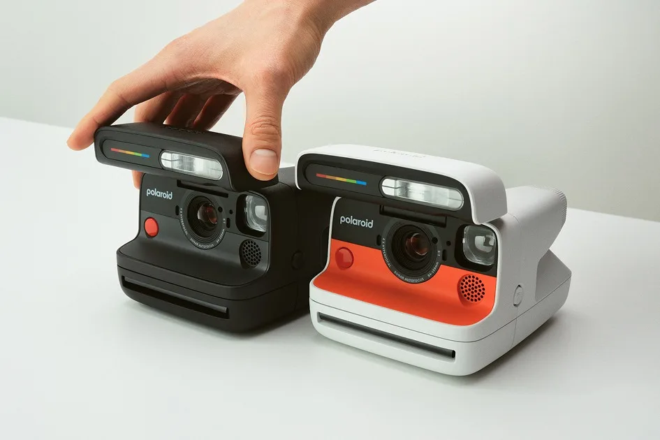 Polaroid Flip : Le renouveau de l'instantané avec IA et design vintage