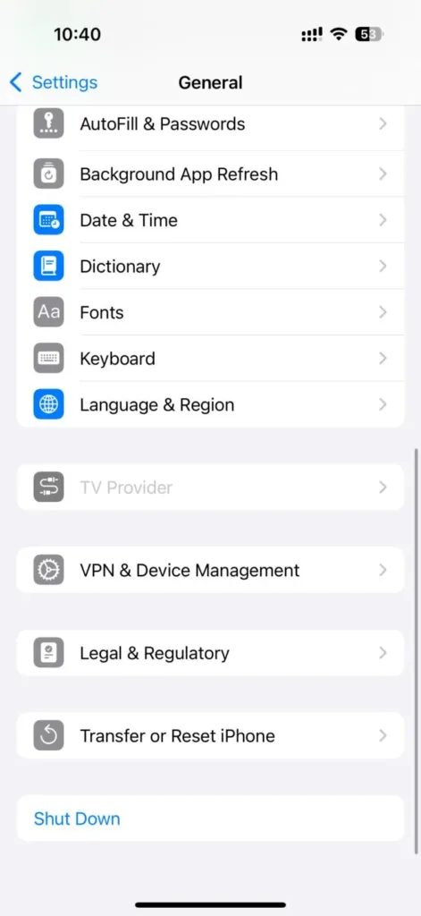 iPhone vers Android : iOS 26 Prépare le transfert d'eSIM, une révolution ! 51 General settings page in iOS 18