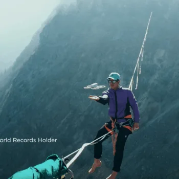 Quand la highline rencontre la tech : Le record de Julien Roux, une prouesse aérienne avec DJI