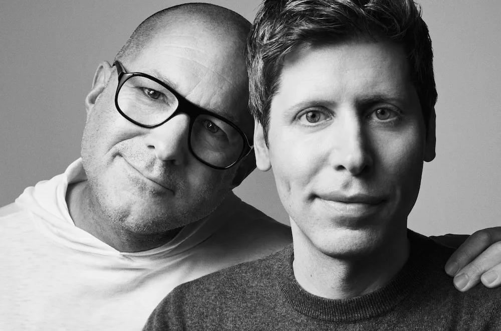 Sam Altman et Jony Ive s'unissent : Un produit IA révolutionnaire en 2026 ?