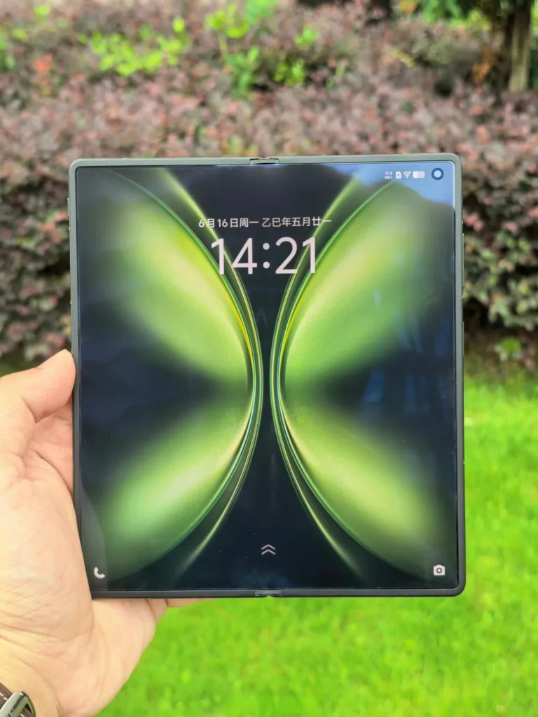 vivo X Fold 5 : le pliable ultra-fin qui défie même son port USB-C 52 GtkNIkMXIAAiLJG 1536x2048 1
