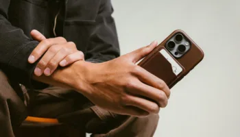 Nomad Leather Mag Wallet : le portefeuille MagSafe qui intègre le tracker