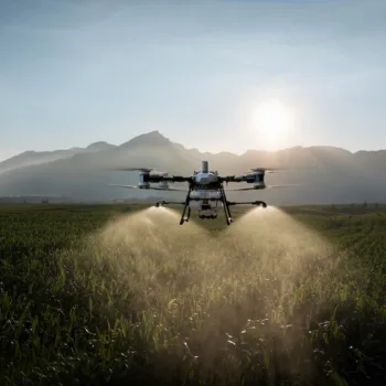 DJI Agras T100 : un drone agricole de 100 kg pour révolutionner l’agriculture mondiale