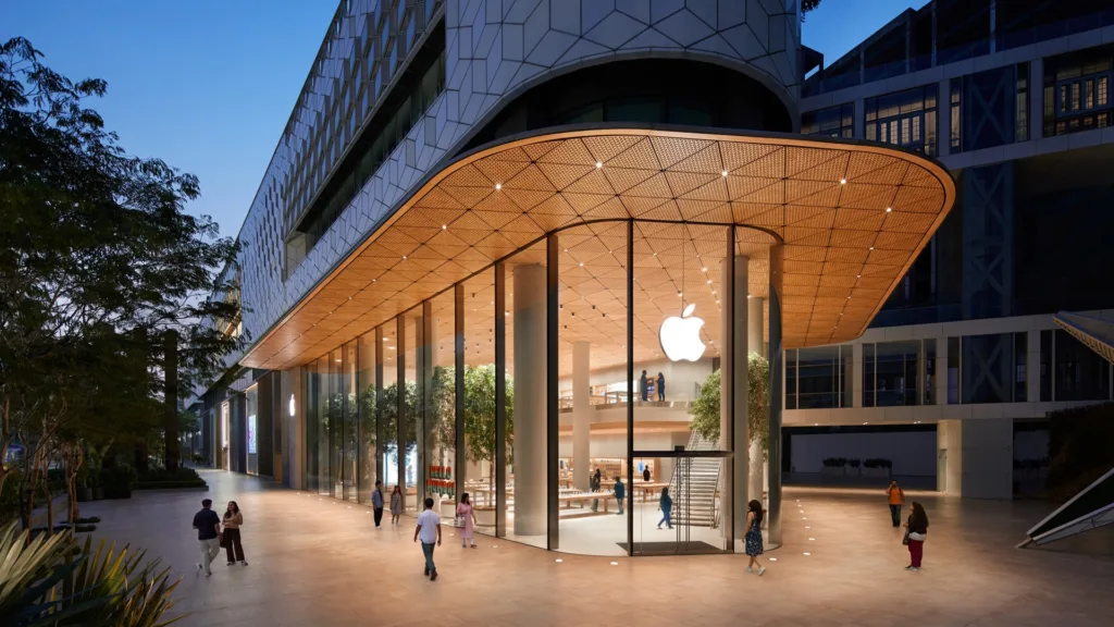 Apple BKC Mumbai India media pre