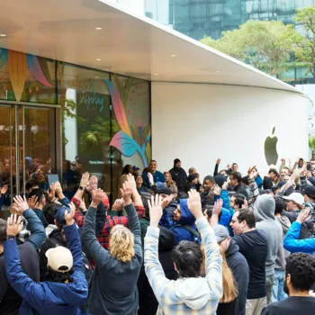 Apple franchit les 3 milliards d’iPhone vendus : un cap historique et un avenir à repenser
