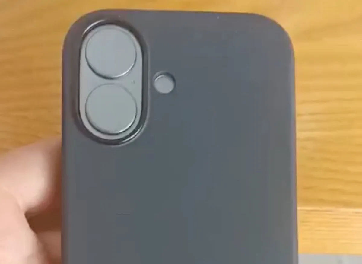 iPhone 17 : Apple préparerait des coques « Liquid Silicone » avec lanière