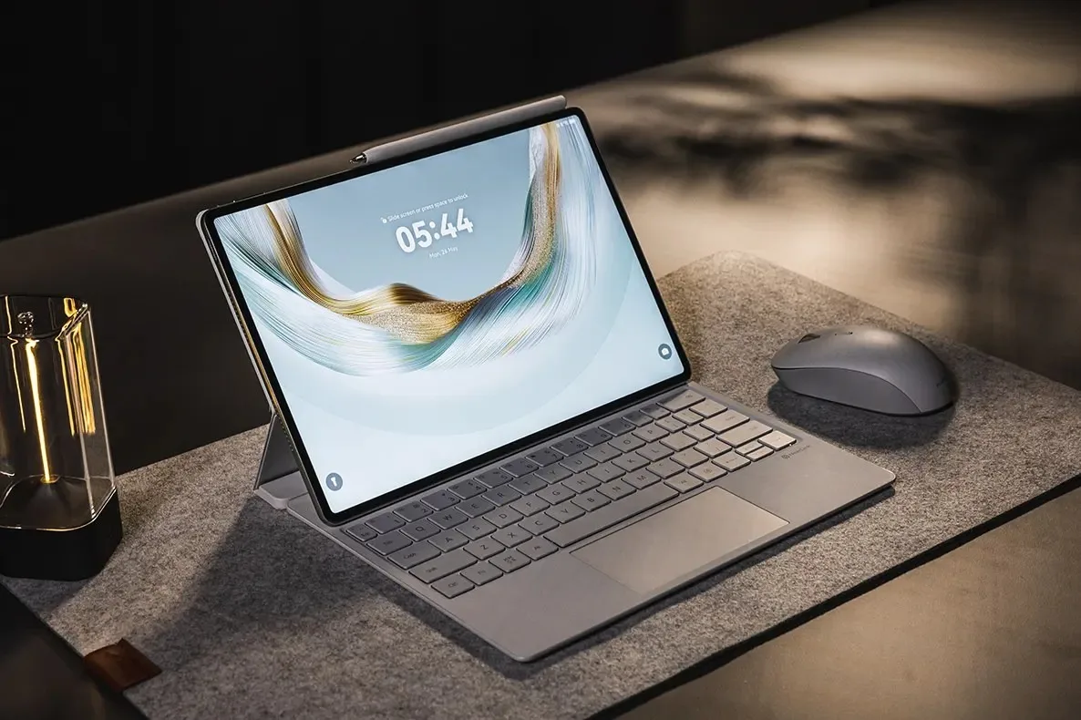 Huawei MatePad Pro 2026 : bientôt une tablette capable de faire tourner des applications PC ? 49 Huawei MatePad Pro 2026 : bientôt une tablette capable de faire tourner des applications PC ?