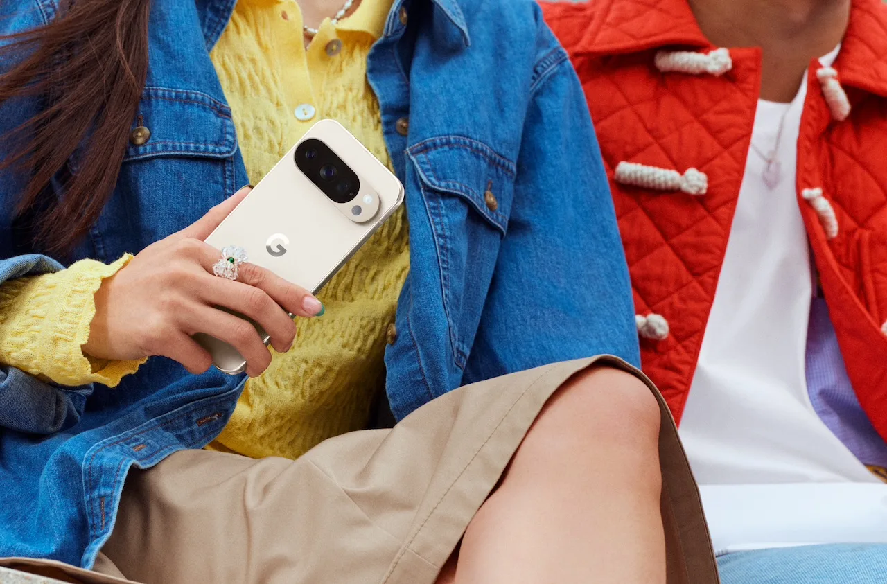 Voici les Pixel 10, Pixel 10 Pro et Pro XL : design, IA Gemini et Pro Res Zoom 54 Lifestyle P10P Porcelain