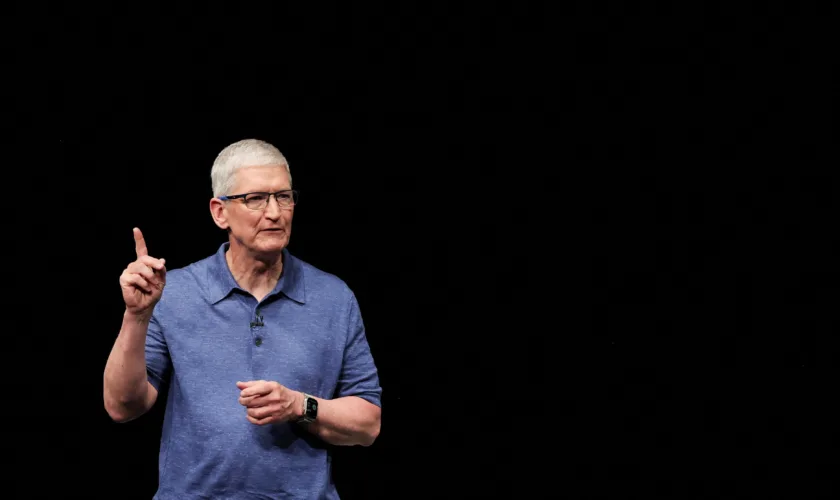 Tim Cook : « L’IA sera aussi révolutionnaire que l’Internet »