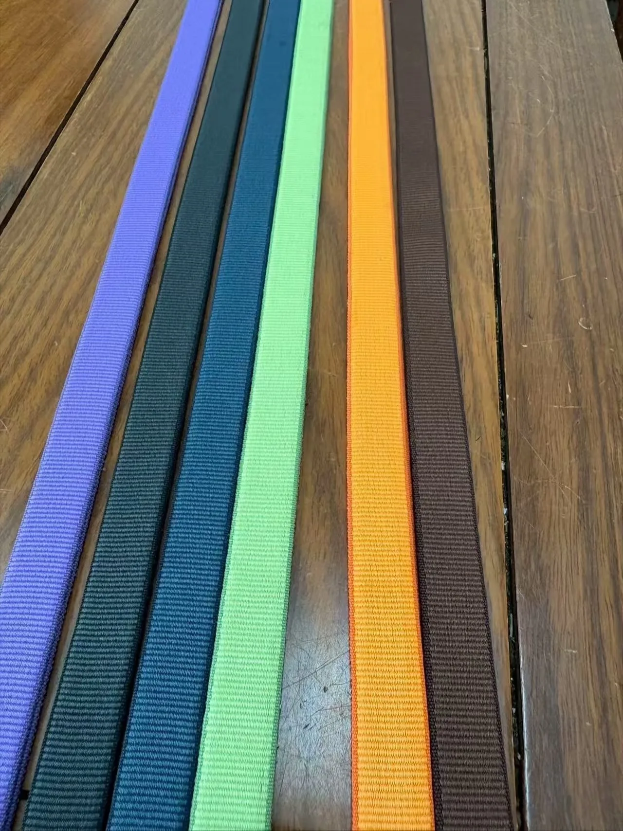 iPhone 17 : le mystérieux Crossbody Strap se dévoile en images… mais sème le doute 50 Picsart 25 08 27 10 43 20 516 1