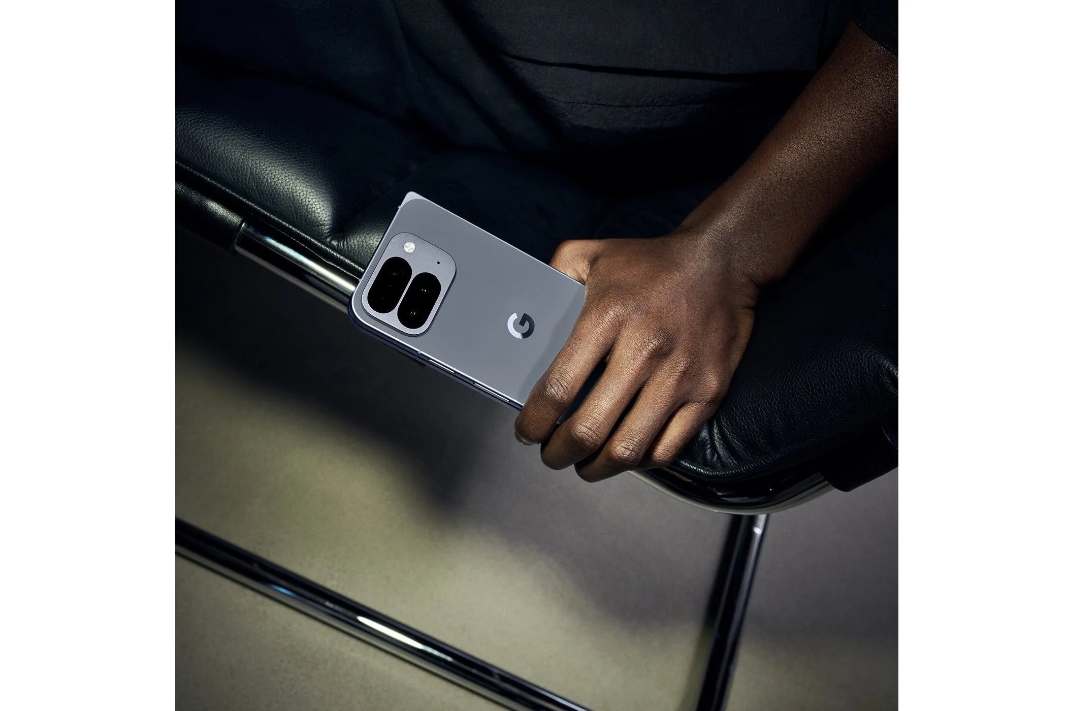 Pixel 10 Pro Fold lifestyle imag