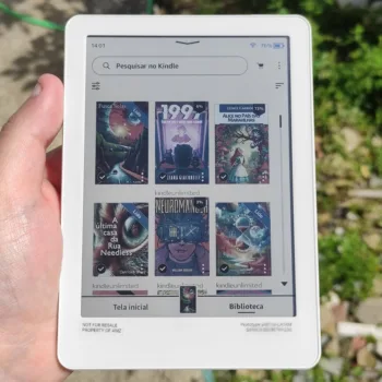 Kindle Petit Color : Un prototype Amazon fuite, l'écran couleur E Ink arrive !