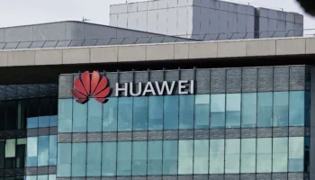 Huawei : De la survie à la conquête, le géant bâtit un écosystème indépendant pour conquérir l'IA