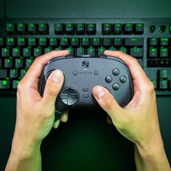 Razer Wolverine V3 Pro 8K pour PC : la manette eSport sans fil la plus rapide du marché