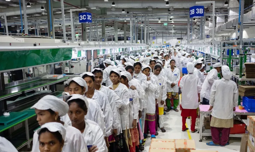 Apple exige l’automatisation de ses usines : iPhone et Mac bientôt 100 % robotisés ?