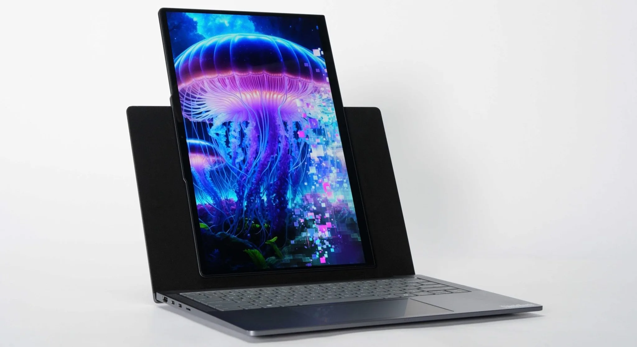 Lenovo ThinkBook VertiFlex Concept : un laptop qui pivote en mode portrait