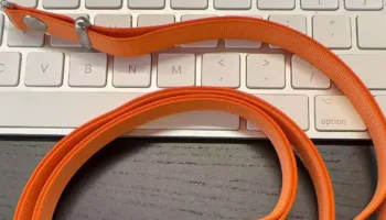 iPhone 17 : Apple prépare une Crossbody Strap et de nouvelles coques