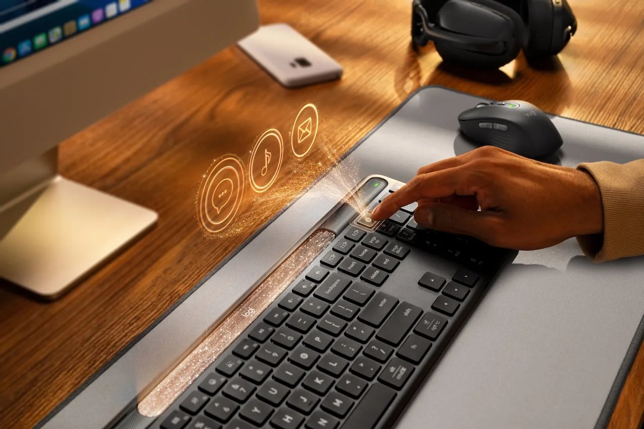 Copy of K950 SignatureSlimSolar Graphite Universal LIFE Angle05