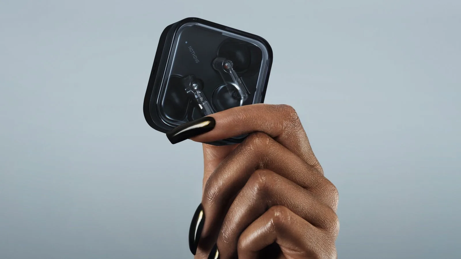 Fera lifestyle hand black 16x9 2