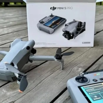 DJI Mini 5 Pro : fuite de la boîte, capteur 1 pouce et autonomie 52 minutes confirmés