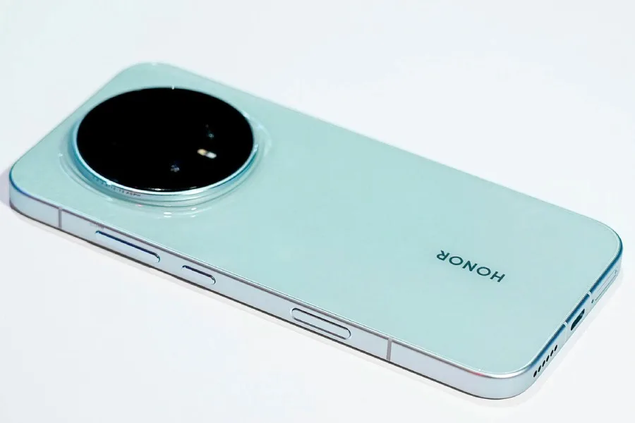 Honor Magic 8 AI button