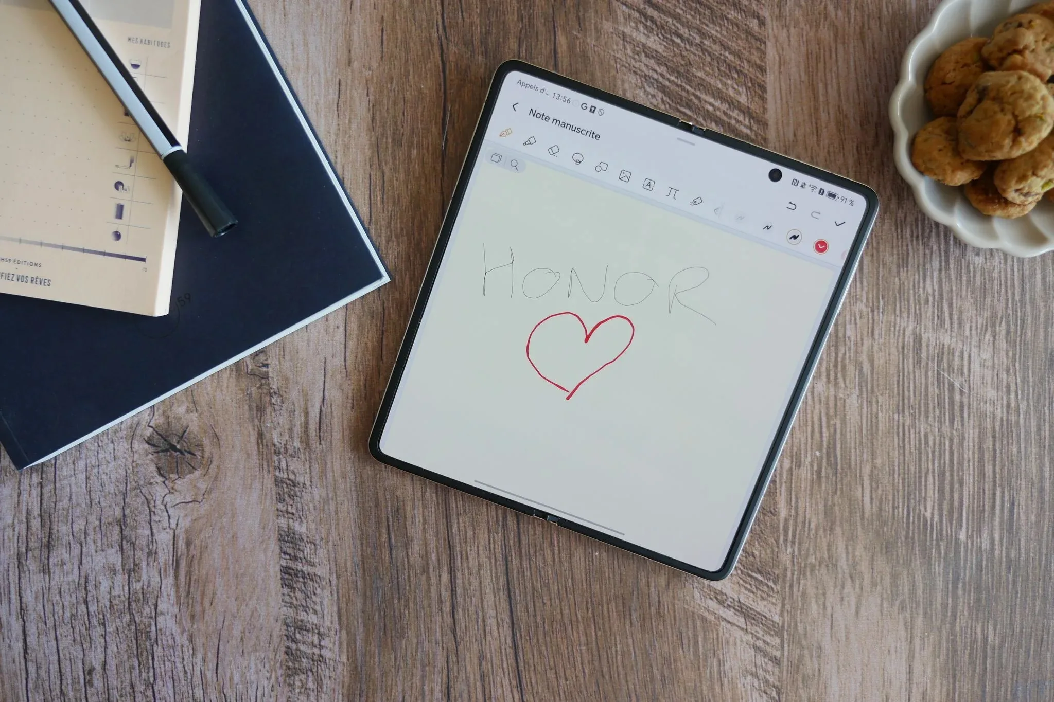 Honor Magic V5 : le smartphone pliant le plus fin du monde cartonne en Europe