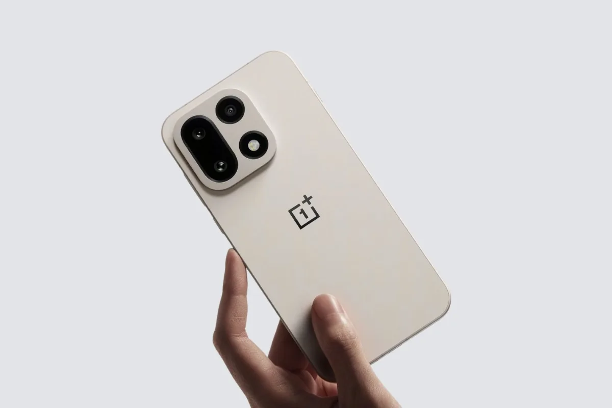 Octobre 2025 : Ces 9 smartphones vont-ils rendre votre téléphone actuel obsolète ? 53 OnePlus 15 1