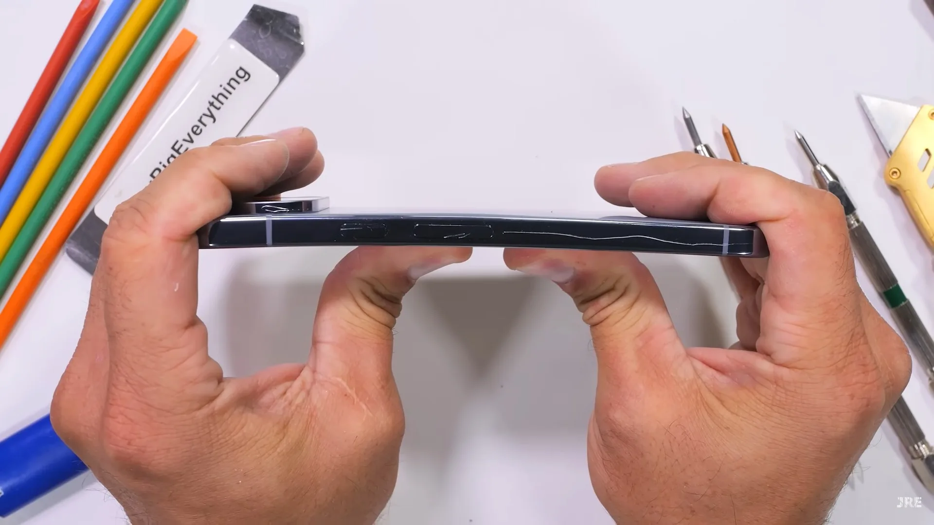 Pixel 10 Pro XL : durabilité testée et recharge magnétique Pixelsnap confirmée