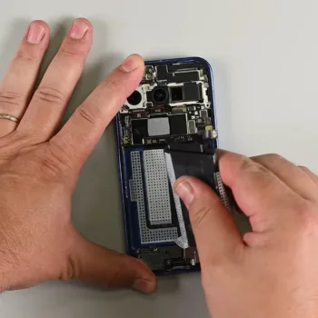 Google Pixel 10 : plus réparable que jamais grâce à son nouveau système de batterie