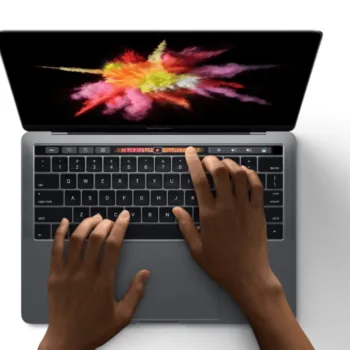 MacBook Pro OLED tactile : production prévue pour 2026