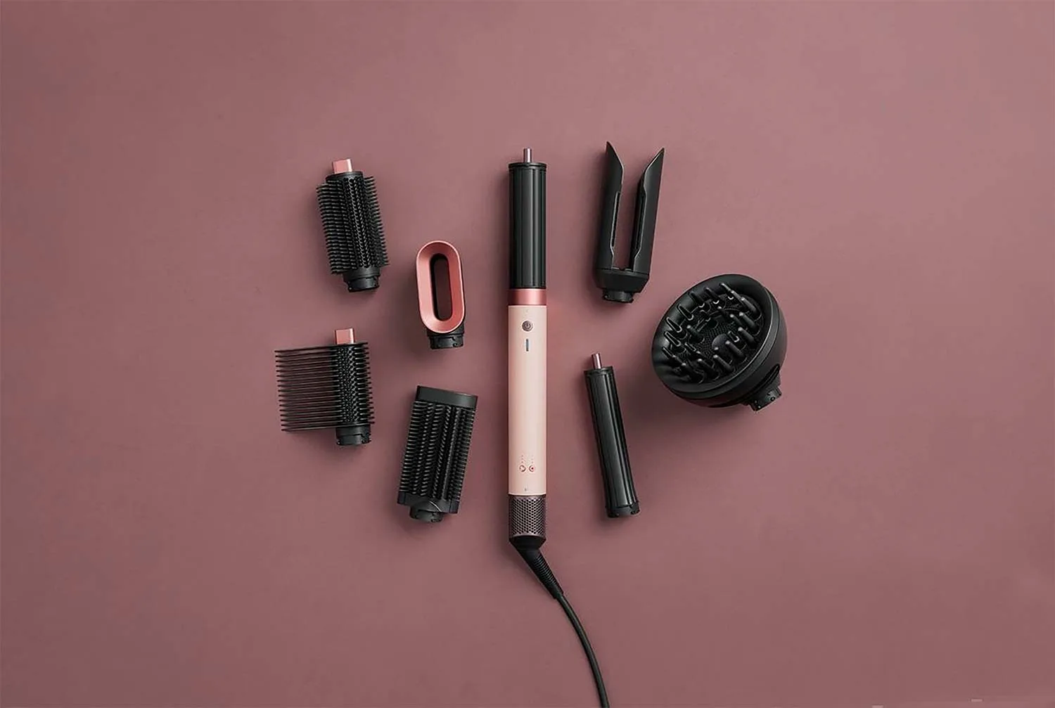 Dyson redéfinit la maison connectée pour 2025 : entre robotique, air pur et durabilité 90 dyson airwrap co anda 2x leclair