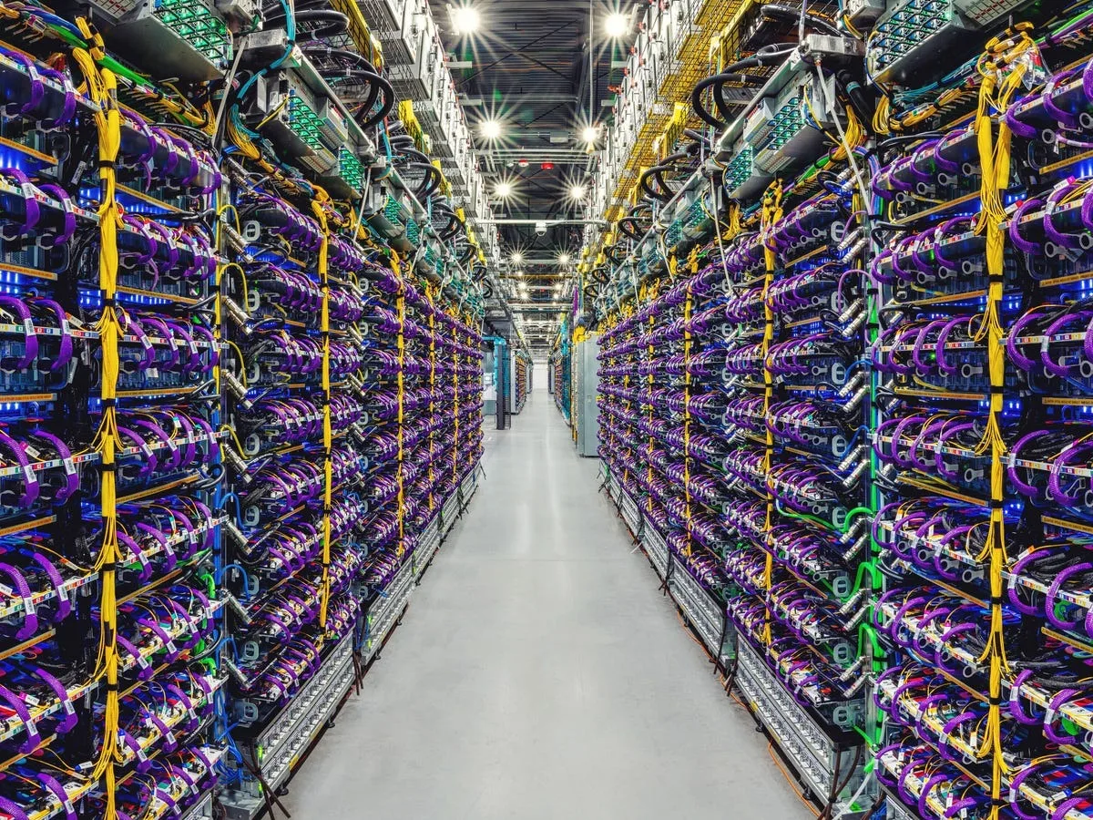 Google révèle l’empreinte énergétique de son IA Gemini : 0,24 Wh par requête texte 50 google tpu rack