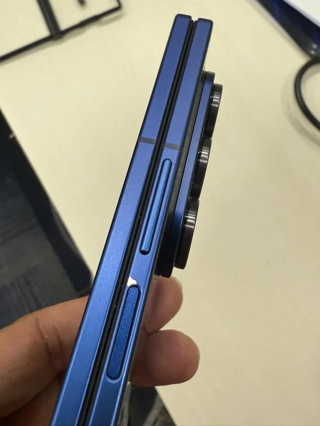 Galaxy Z Fold 7 : plaintes sur l’écaillement de la peinture, Samsung sous pression 50 it happened v0