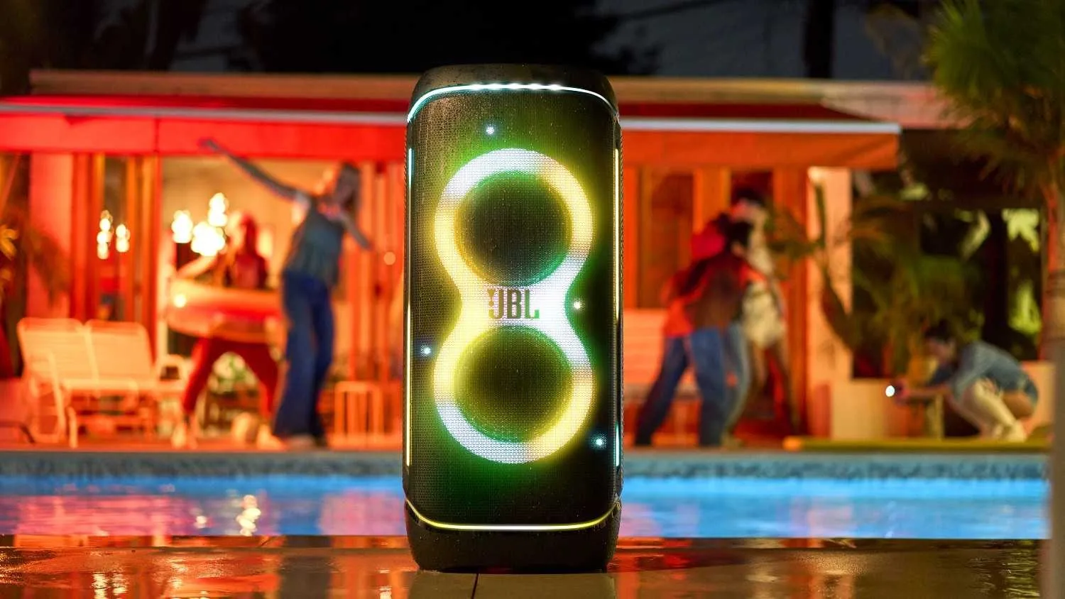 jbl partybox 720 in a pool at ni