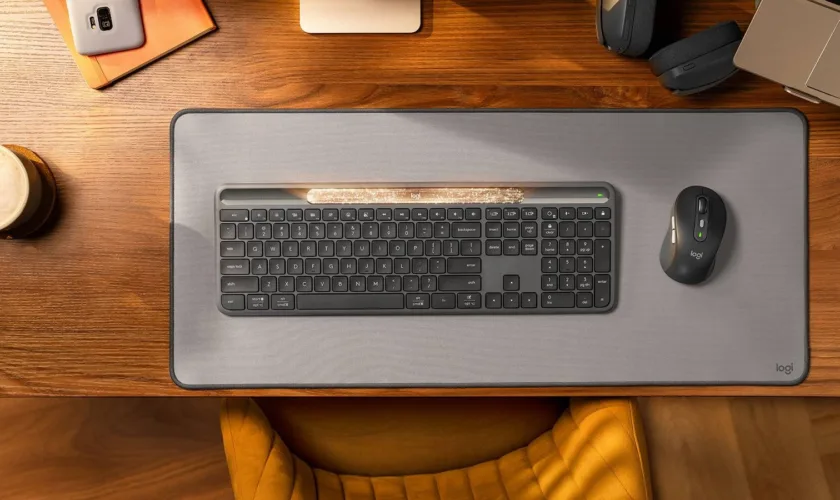 Logitech Signature Slim Solar+ K980 : le clavier sans fil qui fonctionne à la lumière