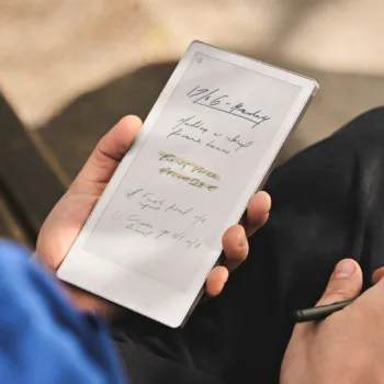 Remarkable Paper Pro Move : un carnet numérique couleur compact et portable