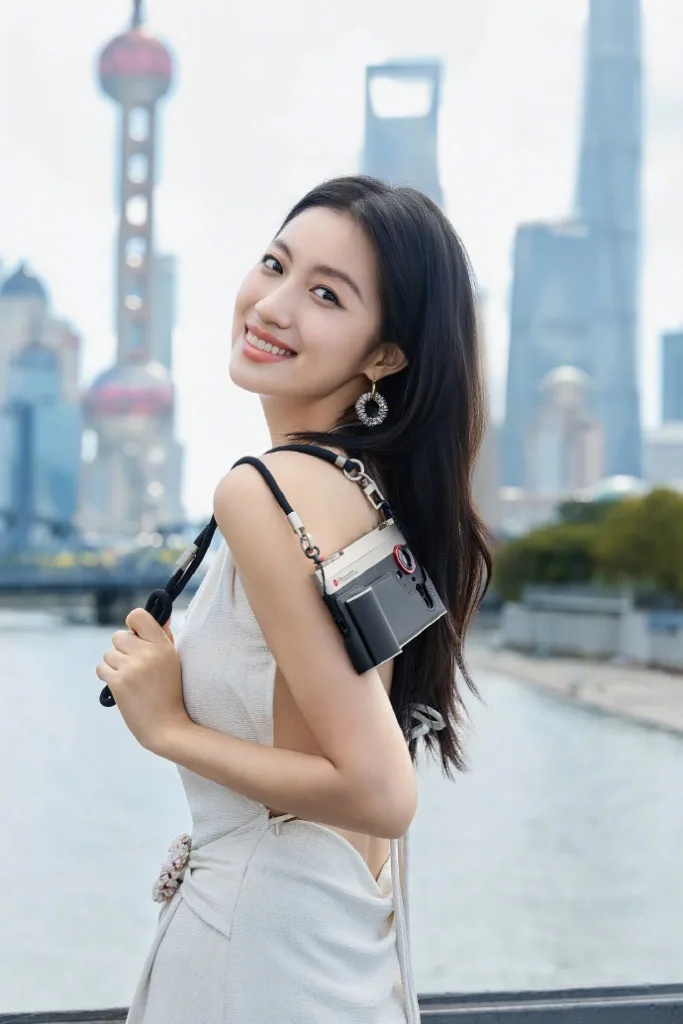 Nubia Z80 Ultra : un flagship surpuissant qui se transforme en appareil photo rétro 50 002lVAIGgy1i6bn4q4bvlj62243344qr02