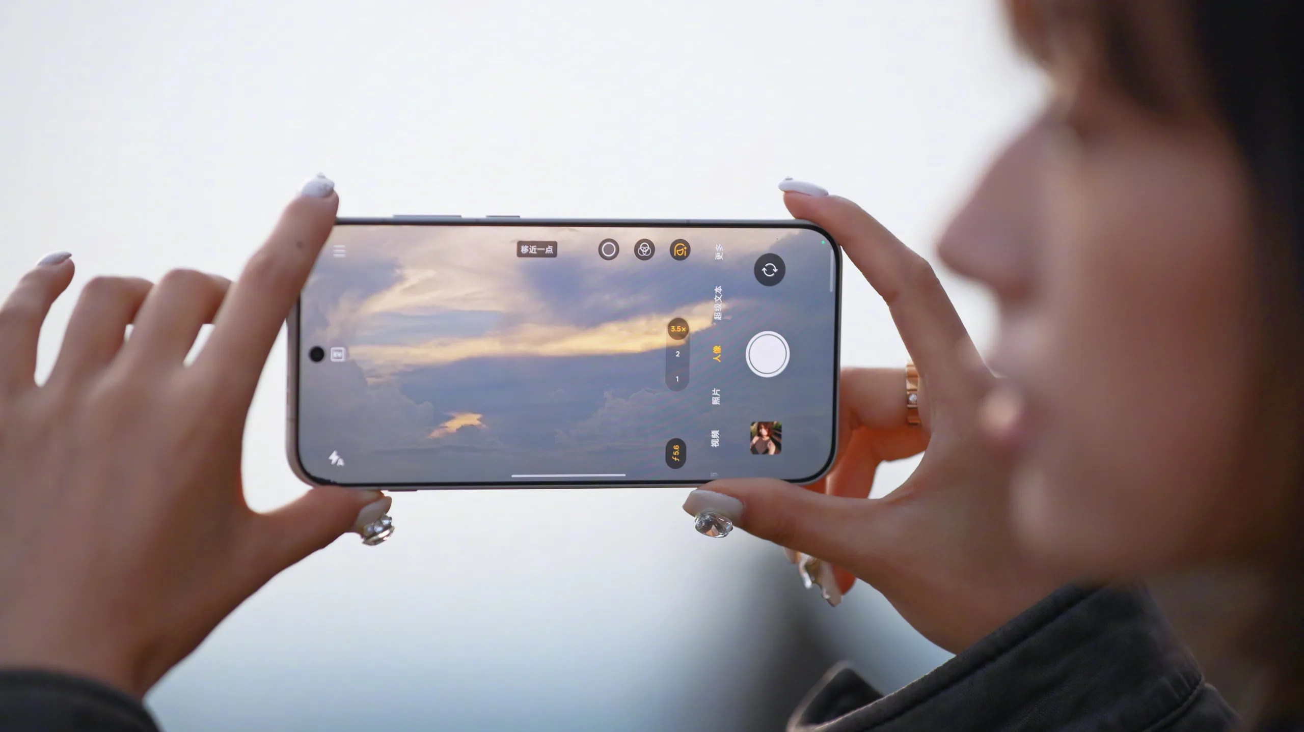 OnePlus 15: The 'Sand Storm' Color Unveiled Before Official Launch 50 004dYw4Bly1i5w86rdc1hj656o2wwnpe scaled