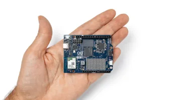 Arduino Uno Q : Le nouveau « cerveau » double processeur qui révolutionne l’IA et la robotique embarquée