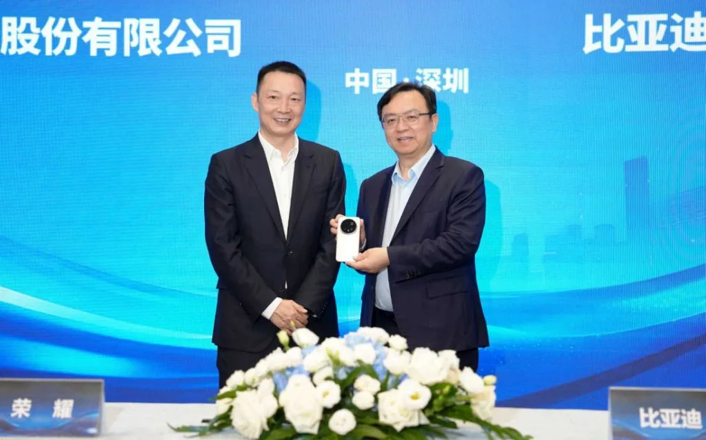 Honor x BYD : L'alliance stratégique qui va révolutionner l'intégration smartphone-véhicule avec l'IA 49 Honor x BYD : L'alliance stratégique qui va révolutionner l'intégration smartphone-véhicule avec l'IA